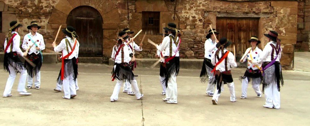 Grupo de danzas de Ventrosa de La Sierra