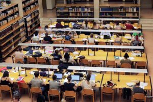 El Gobierno regional trabaja para adelantar las becas universitarias 2023/24 a septiembre 476083