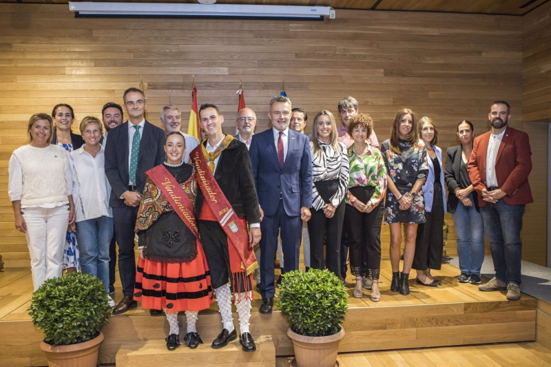 La capital riojana proclama oficialmente a sus vendimiadores 2023 1 bandas