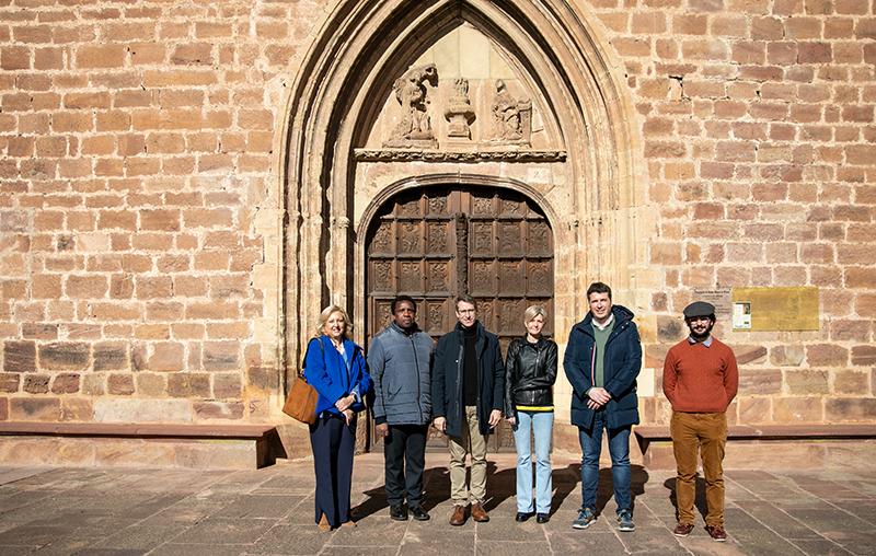 Gonzalo Capellán visita las obras de mejora de las obras de mejora de las iglesias de Ezcaray y Zaldierna 1 493476