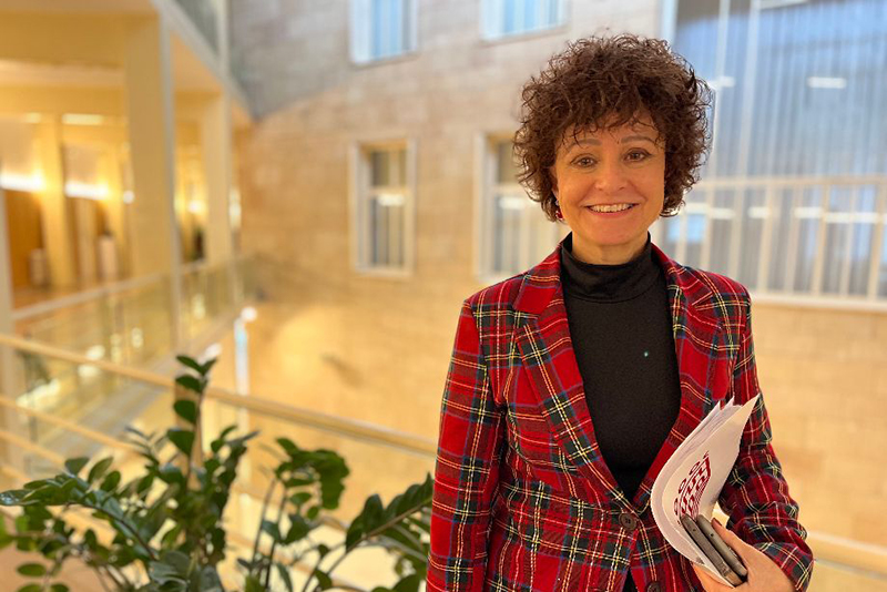 El Ayuntamiento de Logroño invierte 1,8 millones en la implantación de una nueva administración electrónica 1 Celia Sanz portavoz Equipo de Gobierno 28 2 24