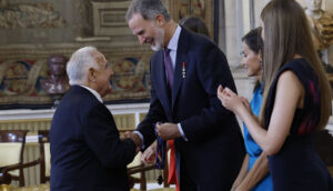 Fernando Reinares, ex presidente y voluntario de Cruz Roja La Rioja, recibe la medalla de la Orden de Mérito Civil rey-felipe-fernando-reinares-1
